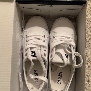 Chaps sneakers